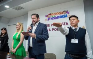  Encabeza Ismael Burgueño ‘Infancia en la Presidencia’