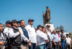  Encabeza Ismael Burgueño Ruiz desfile conmemorativo por el ‘Día del Trabajo’ organizado por la CTM   