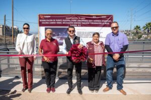  Inaugura presidente municipal puente peatonal ´Margarito Saldaña´