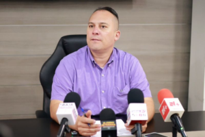  Atiende Gobierno Municipal socavón en la carretera libre Tijuana-Rosarito