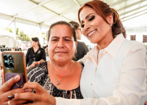  Impulsa Claudia Agatón la atención y el empoderamiento de las mujeres ensenadenses   